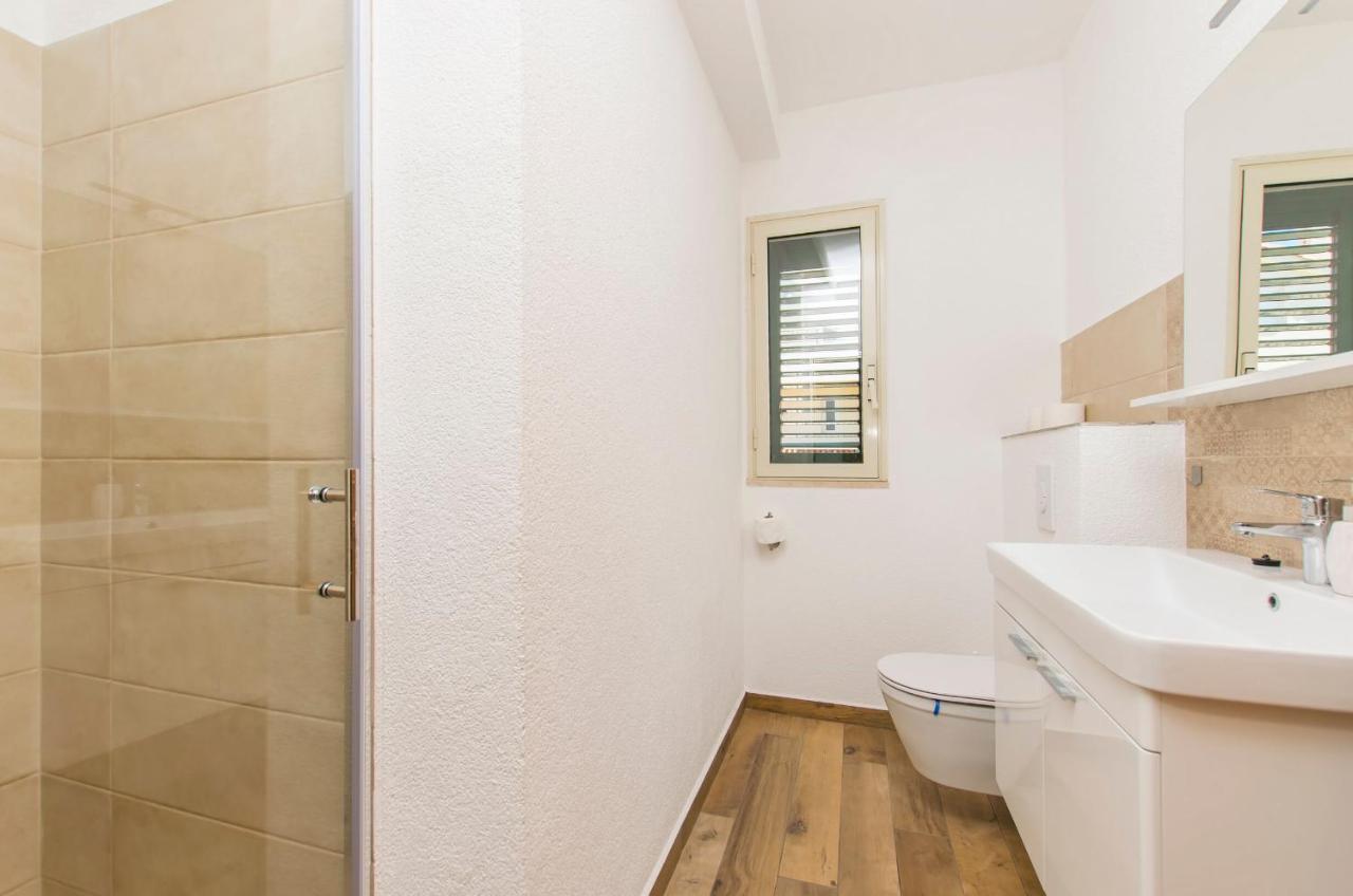 Apartment Daniela Novalja